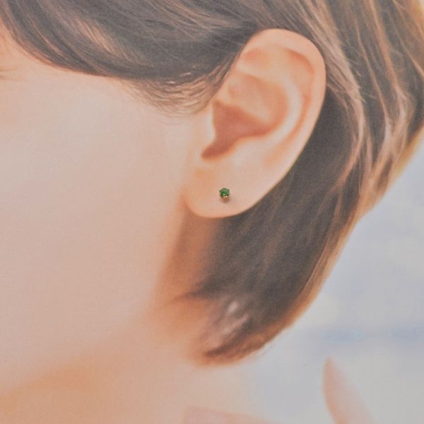エメラルド ピアス 両耳 レディース K10 10金 5月 誕生石 約3mm ラウンド 上品 シンプル デザイン 誕生日 記念日 プレゼント ギフト  サブ画像1